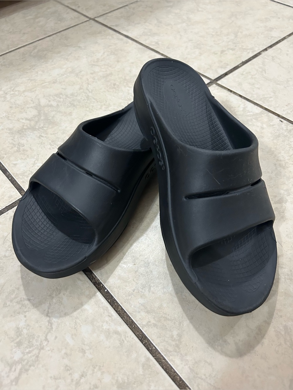 Oofos Unisex Black Dual-Strap Slide Sandals